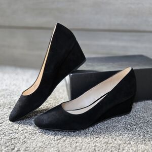 Pelle Moda Kira Su Suede Wedge Heels NEW size 9.5